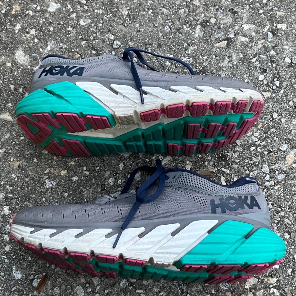 Hoka ONE ONE Running Shoes - women’s 8.5 - Picture 5 of 9
